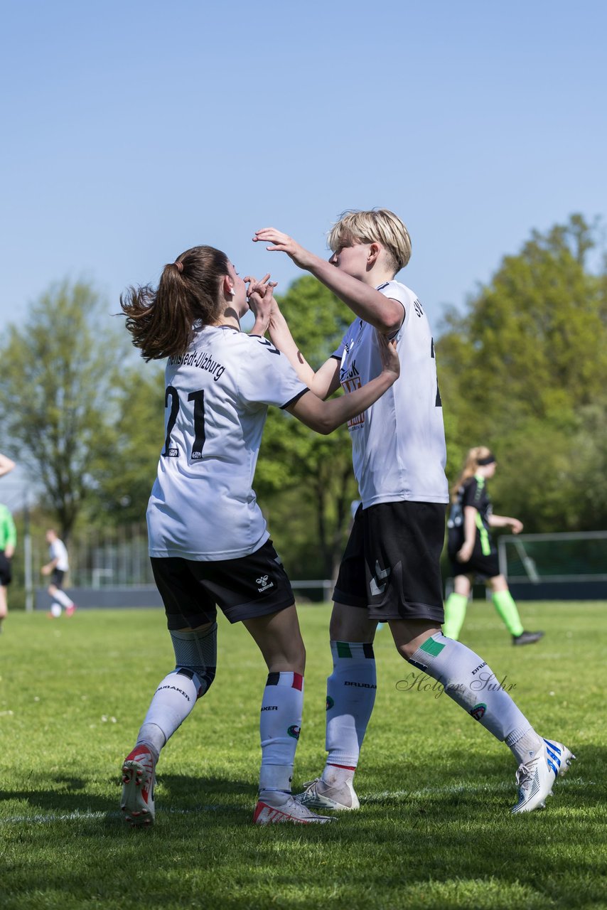 Bild 168 - wBJ SV Henstedt Ulzburg - FSG Oldendorf Itzehoe : Ergebnis: 6:3